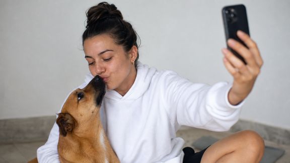 Le selfie pet challenge : influence des réseaux sociaux sur nos habitudes avec nos animaux