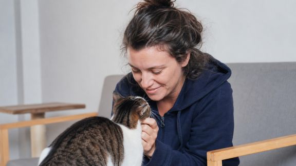 Comment favoriser l’adoption responsable : critères, étapes et engagement sur le long terme